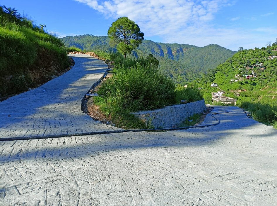 My village ❤️

@BegarPasdeve #Bageshwar #Uttarakhand 

2018                                    2022