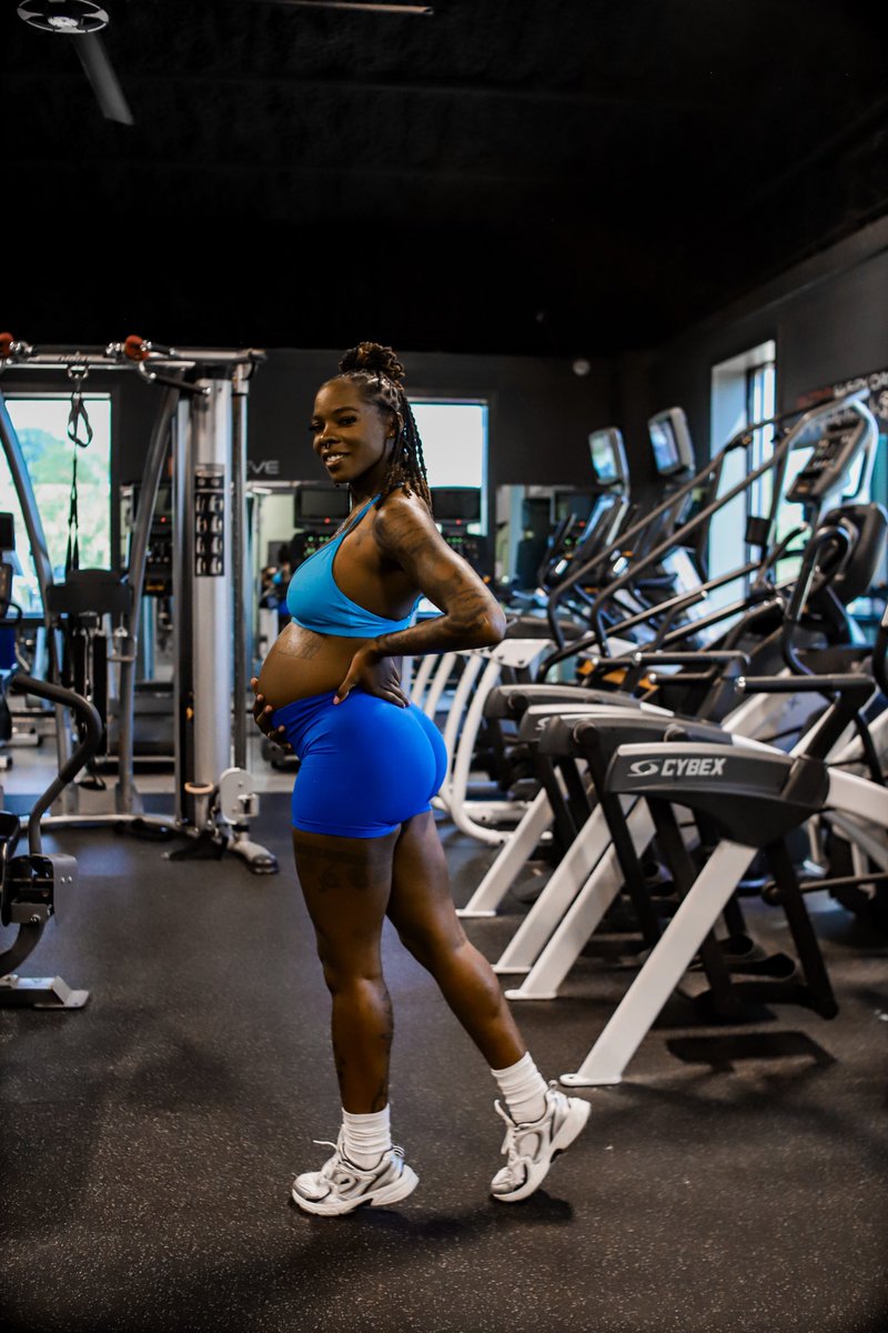 EeeMount's tweet image. I am now a CERTIFIED PRENATAL &amp;amp; POSTNATAL FITNESS TRAINER‼️🤸🏿‍♂️🤰🏿🥳🥹

BUMPING (pun intended 🤪) up my fitness game! Babies on board and still crushing it‼️ God is absolutely amazing, here’s to the next chapter of my fitness journey ✨🏆
