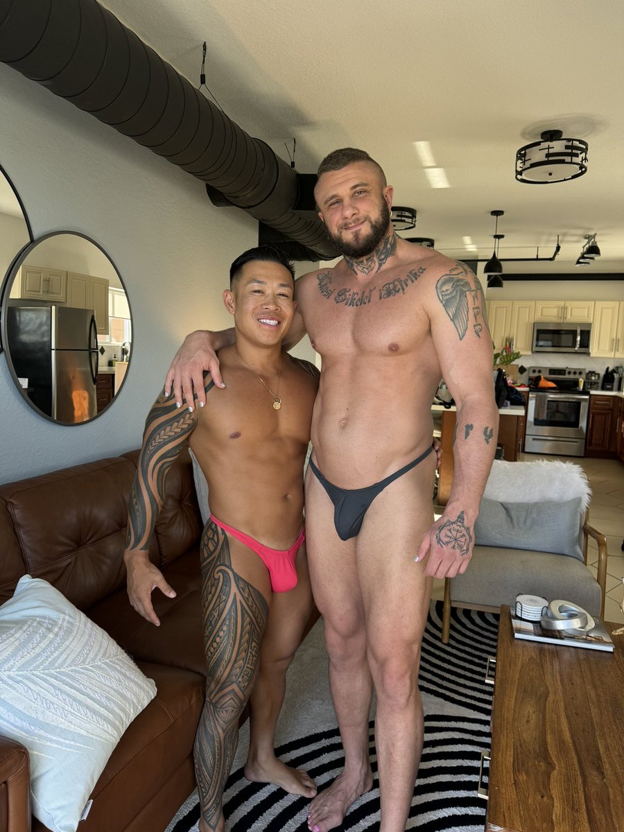 christianoceanx's tweet photo. So I’m officially a #crushie 🙈 can’t wait to share our latest collab with @CrushDaddyXXX !!! 🤤 be sure to subscribe to my https://t.co/wuZM80hC2t for the release to purchase next week ! #grandaxis #grandaxisguys https://t.co/ujFlrPH7if