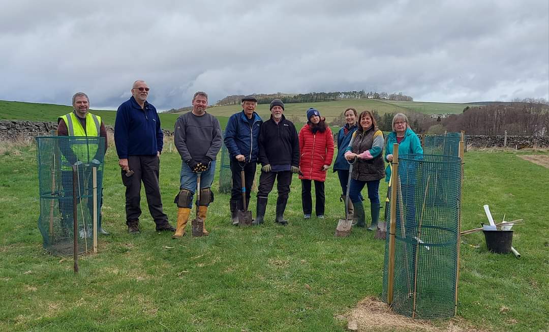 A pleasure to help plant trees at Clovenfords, Scottish Borders today to help out the community council. Well done to all the volunteers who turned up to help. #manyhands @scotborders @Clovenfords_ps