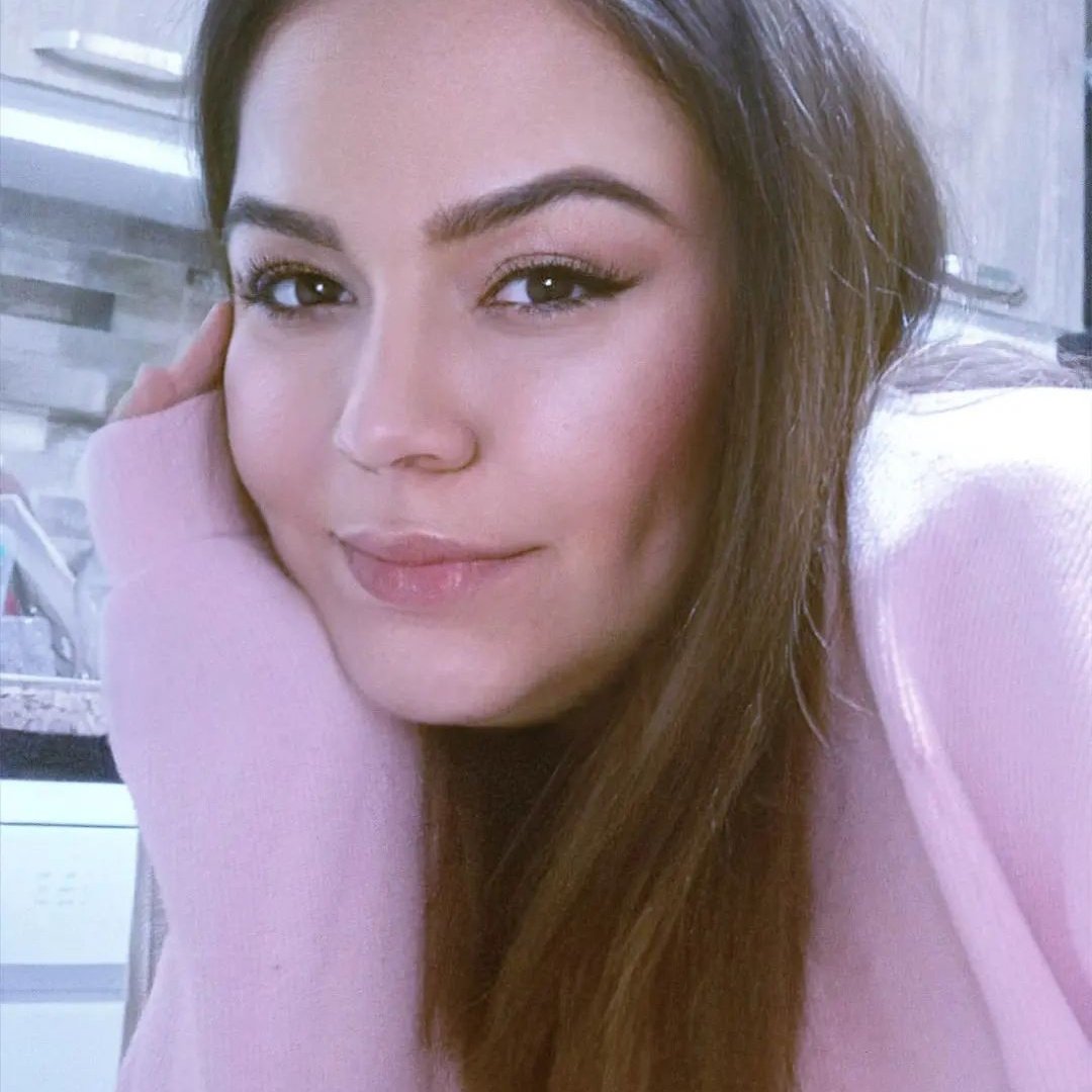 ozgcmzbuse's tweet photo. #YeniProfilResmi https://t.co/rFmfvAXHgr