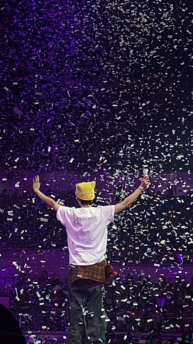 _flamelightgo's tweet image. 11 years in the making before i can finally see you upclose 😭🫶🏻 this moment is still unreal for me but thank you for a wonderful night BAEKHYUN 🫶🏻 YOU WILL BE MY FOREVER BUB 🫶🏻🤍  You definitely made my day complete 😭🫶🏻

@B_hundred_Hyun
#LONSDALEITEinMANILA 
#BAEKHYUN #백현