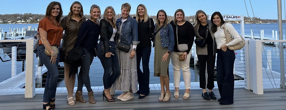 So grateful for the Courageous LeadHERship conference! Grateful beyond to connect with so many powerful, confident, outstanding, smart & kind women. Thank you to our Regional Offices for putting on this event to celebrate one another 🩷 364 days til the next event!