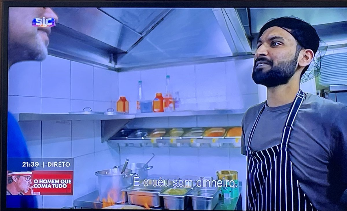 PCMagalhaes's tweet image. Foi preciso um paquistanês (Aboubakar) para encontrar a melhor definição de Portugal.