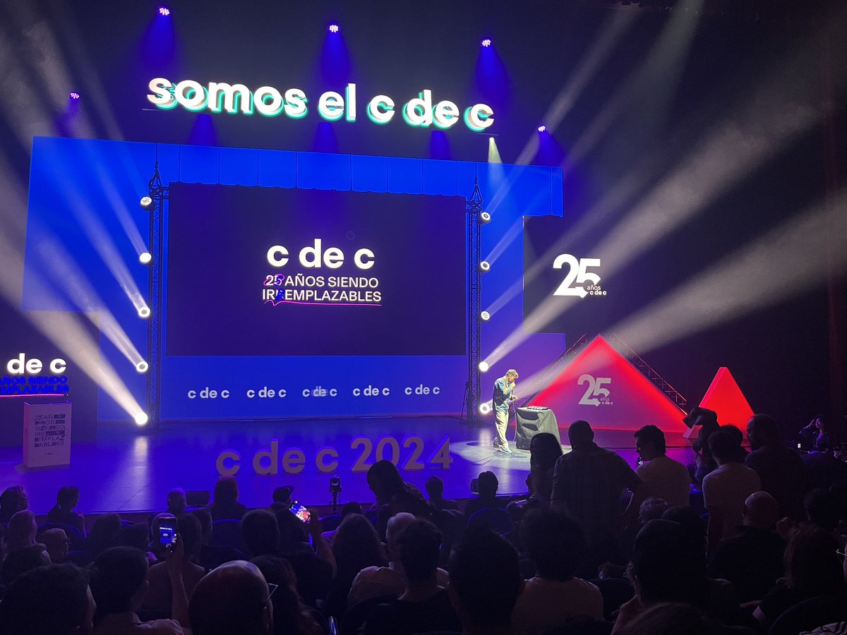 losproducers's tweet photo. La gala @clubdecreativos, ¡vamos! https://t.co/5O8tt4dXNJ