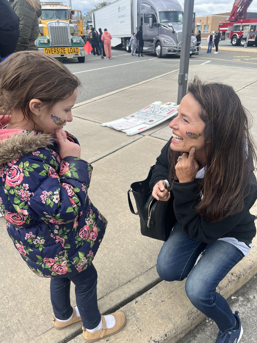 Diane Pedroza tweet media