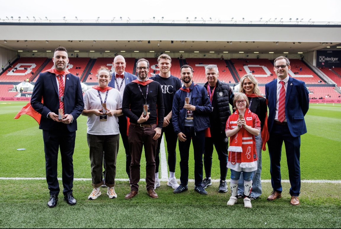 THANK YOU @RobinsFound ❤️🤍Nancy and I had an absolutely fabulous day meeting the other #communityheros and watching @BristolCity⭐️Thank you for having us and for making it such a special memory❤️🤍#bristol #charity