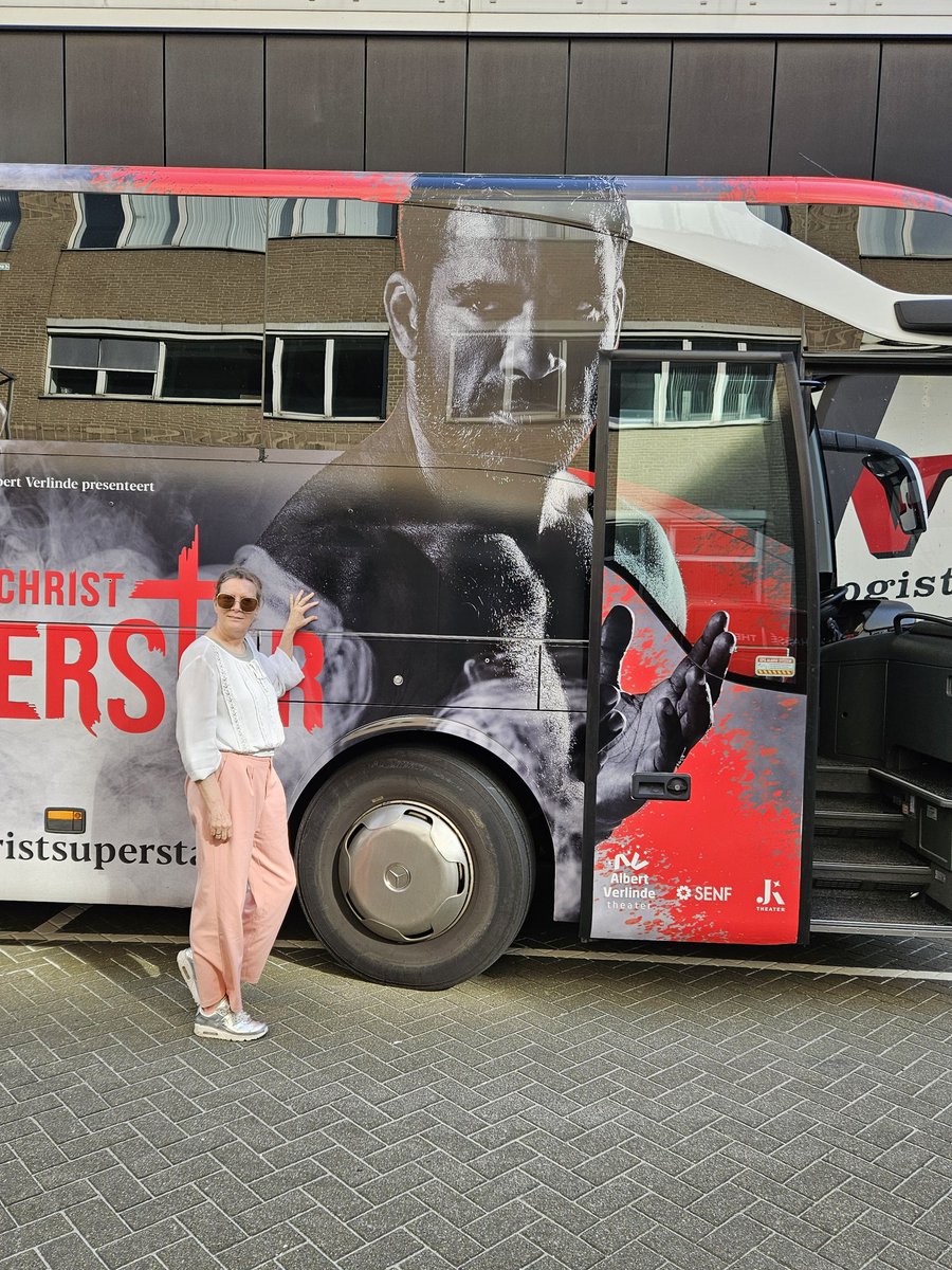 AnitaPeeters's tweet photo. Vanmiddag naar #JesusChristSuperstar geweest #indrukwekkend met #jeanguMacrooy #EdwinJonker en anderen #fenomenaal zoo Genoten dank! โค๏ธ @ChasseTheater ๐ ๐๐๐ #musical #uitgaan #ontspannen wat 'n lieve jongen ook #Jeangu en erg lang ๐คฃ jij was #briljant jongeman! โ๏ธ๐ https://t.co/D4TpsPT1hl