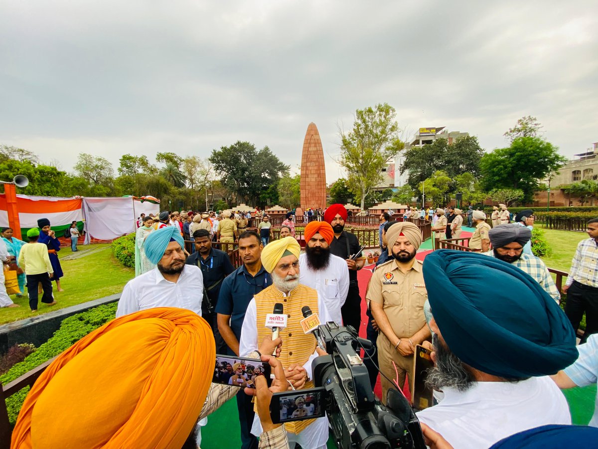 Paid tribute at the memorial site of #JallianwalaBagh, where valiant martyrs made the ultimate sacrifice in the gory massacre. Their courage in the fight for independence remains an enduring inspiration. #JallianwalaBagh #NeverForgotten