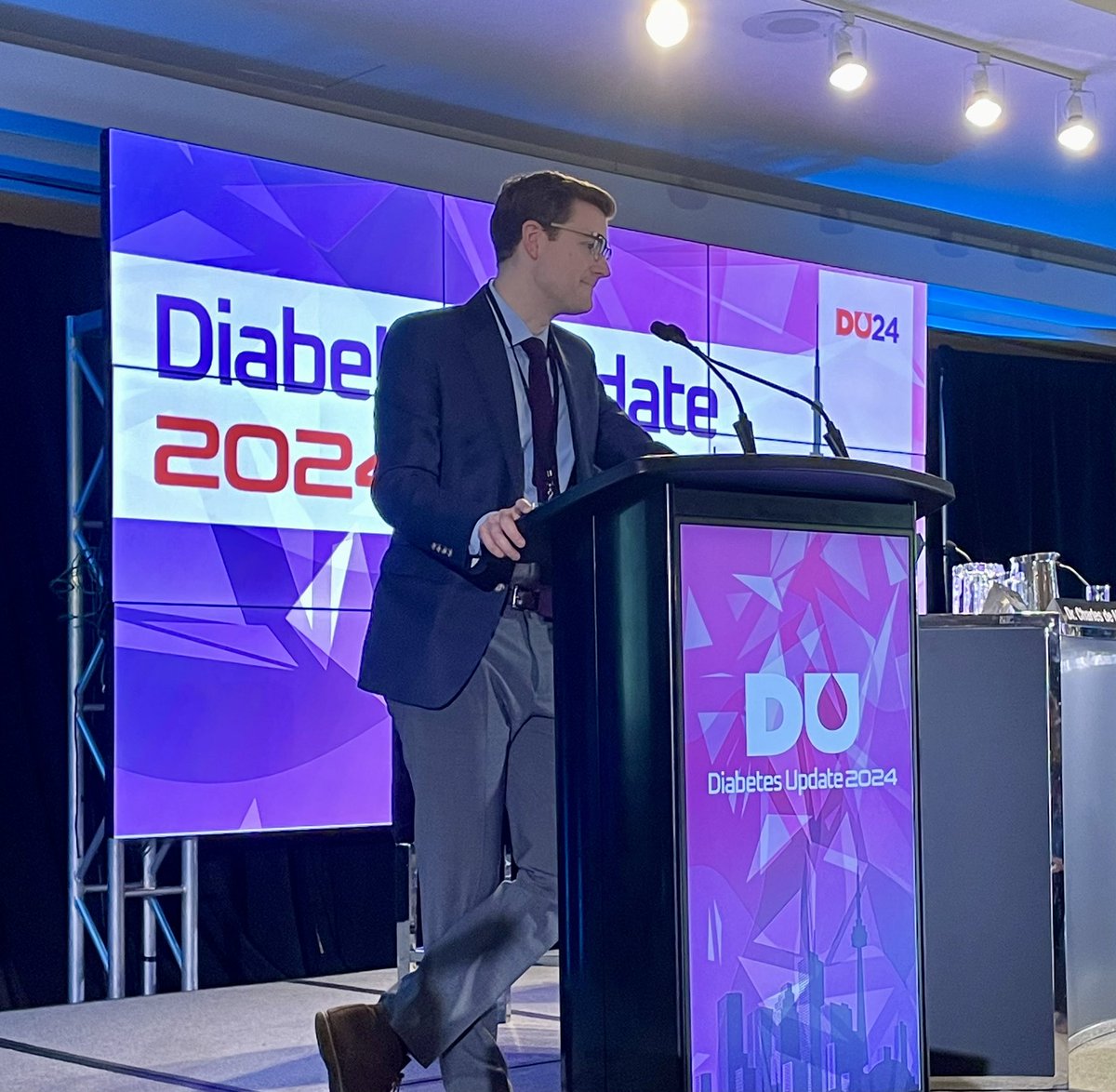 DAC researcher @vasc_surg is presenting his work on collaborative care for diabetes-related foot care at #DUCongress24 today. Preventative care reduces amputation risk and improves outcomes for everyone.