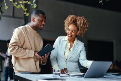 MarkToney's tweet photo. Sponsorship and mentorship may sound the same, but they have different benefits and should not be carried out in isolation. Within a business, the only truly effective way to implement these processes is to see them as two parts of  https://t.co/rNJrv2cpX6 https://t.co/v3Jxb3G7jh