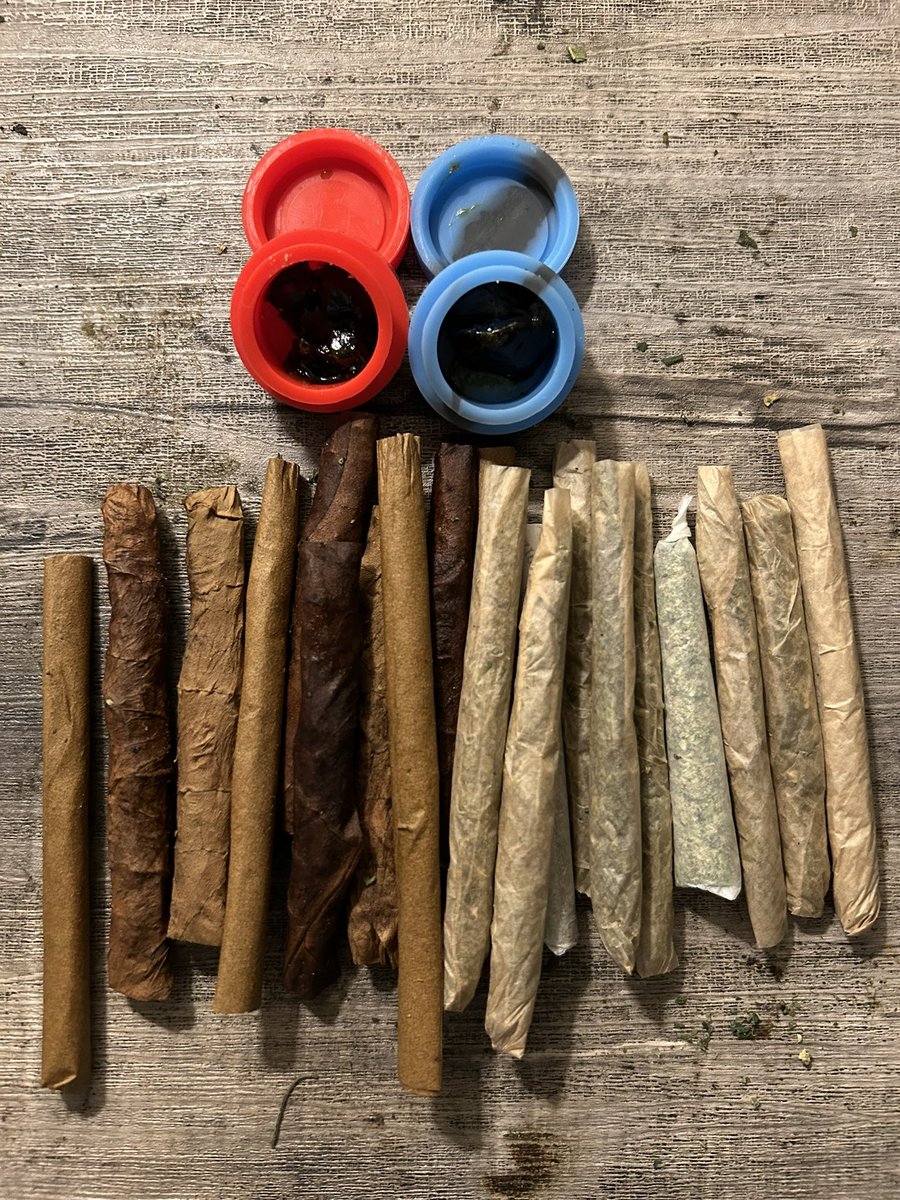 plug_cannabis's tweet photo. Customer order 👽🔥 https://t.co/46dxdBtLmp