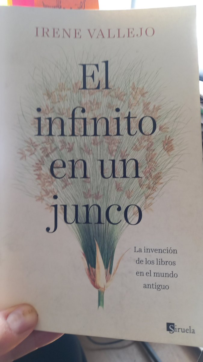 Soy contrario al principio de obligatoriedad en casi todos los ámbitos, pero en educación creo que hay lecturas que tenemos el deber de fomentar en las nuevas generaciones como puerta de entrada a los clásicos literarios del ayer y los que vendrán. @irenevalmore