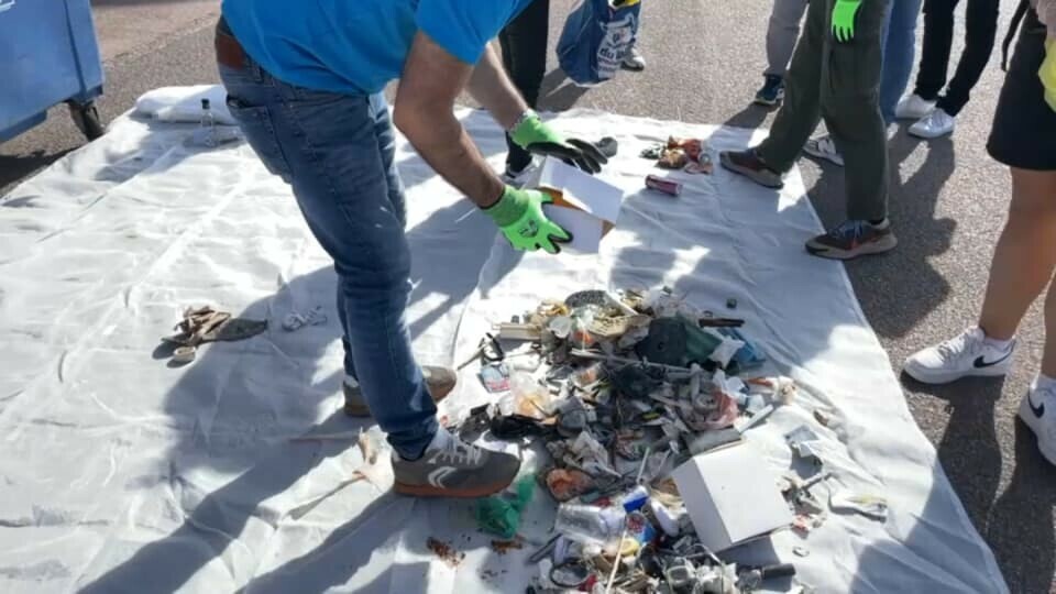 Provence-Alpes-Côte d'Azur: plus de 85 tonnes de déchets ramassées lors de l'opération 'Nettoyons le Sud!' l.bfmtv.com/eJkH