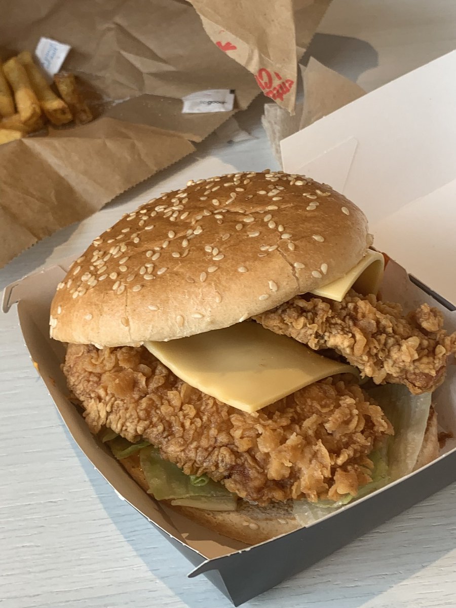 antt69's tweet photo. @KFC_UKI your Kirkby store has pride in appearance of its food was absolutely rank https://t.co/H2R7hx6EUJ