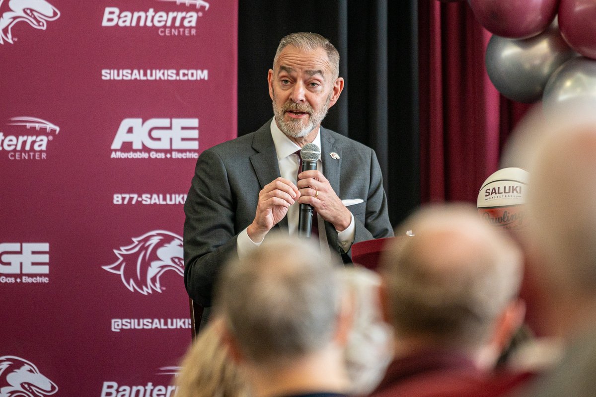 Coach Nagy spent a few minutes with Valley Hoops Insider Harry Schroeder this week. Listen 👇 saluk.is/4aNPEM5 #Salukis | #RunWithUs