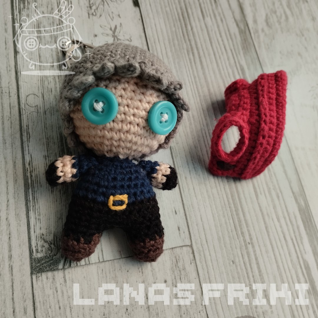 LanasFriki's tweet photo. Are you ready to carry the mythical demon hunter Dante? 👿🗡️

Completely handmade AND it's so small you'll be able to take it everywhere you go! 🧶

#devilmaycry #capcom #handmade #doll #crochet #lanasfriki #keyring https://t.co/aBaXczCCzt