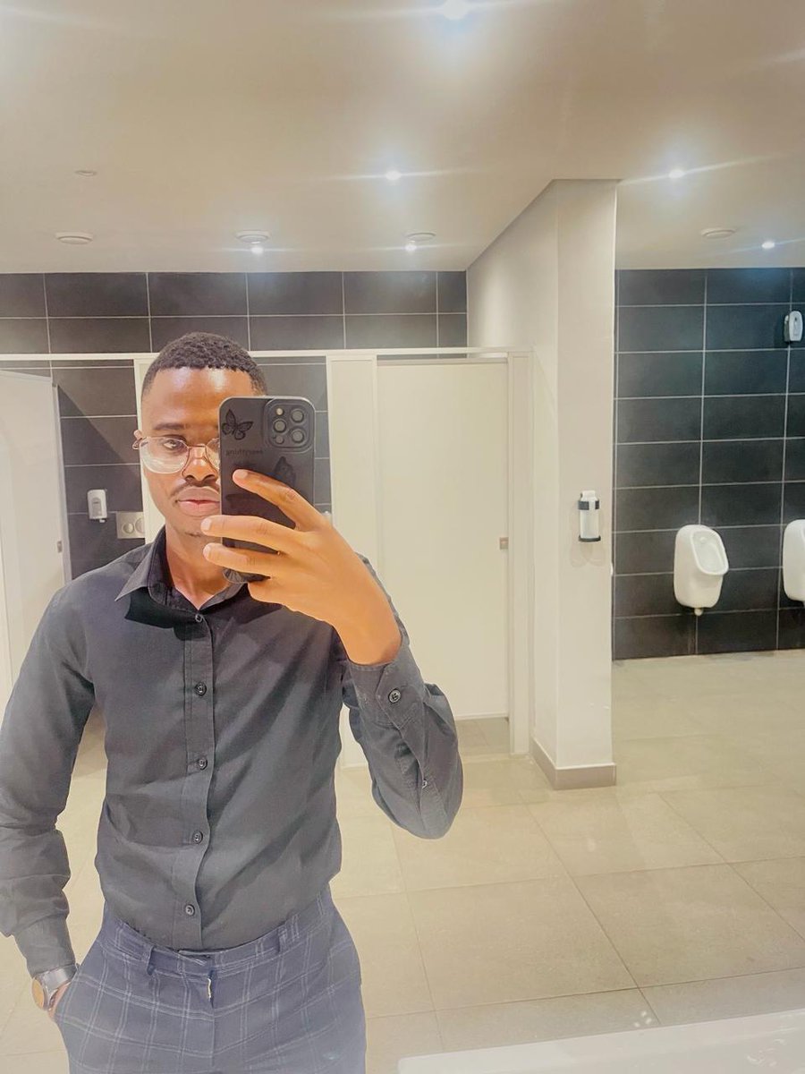 simeliwe_n tweet picture