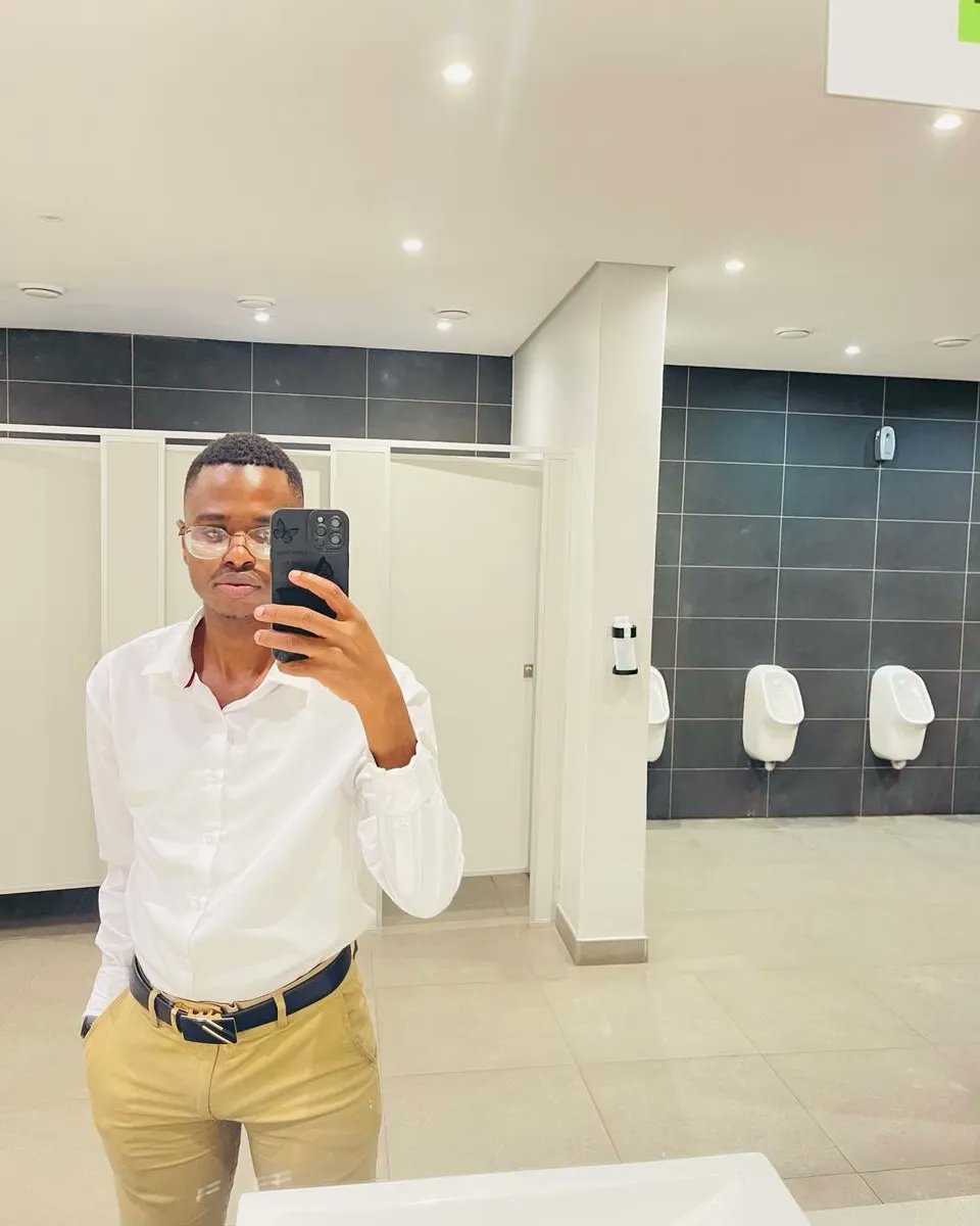 simeliwe_n tweet picture