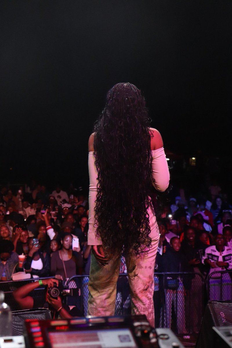 WitsPGA's tweet photo. From the lecture halls of West campus to headlining the spotlight at #NoDegreeNoEntryFest, Witsies were treated to an electrifying performance by one of their own, the incomparable Elaine.

#Witsie4Life https://t.co/LXCynDqjHD