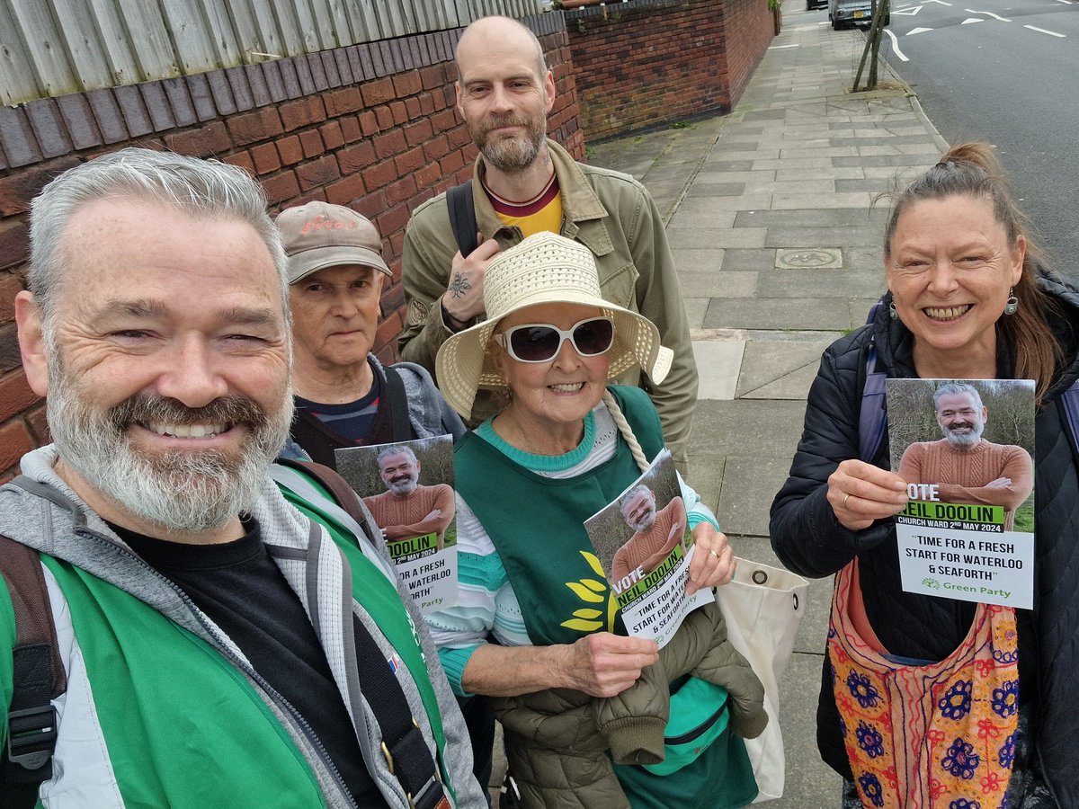 We had a rather brilliant day delivering our election leaflet across Waterloo & Seaforth! 👏👏

Thanks to those who supported us  🙏

Its clear, the momentum is building to kick out local Labour councillors after 17 years of failure on the 2nd May.

#getgreenselected #mysefton