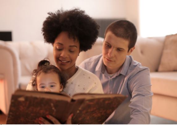 As a result of our program, parents learn new ways to stimulate their children’s literacy development, have more books in their homes, & read to their children more. Consider donating to support this important work!

DONATE: reachoutandreadnyc.org/donate

#RORGNY #readtogether #donate