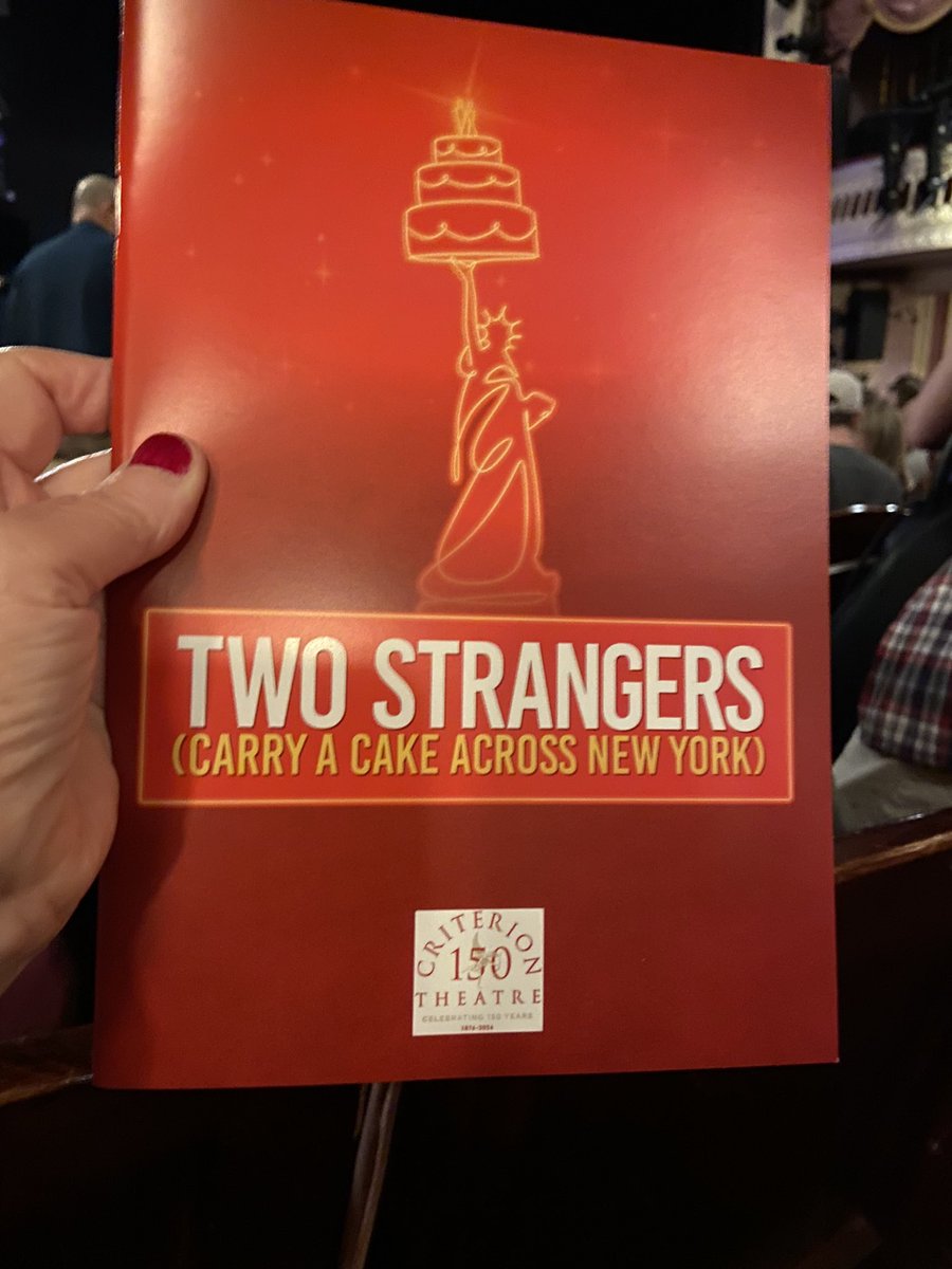 Dougal balances smart/playful humour & kindness, Robin curious enough for them to talk for hours @2strangersshow @CriTheatre Feel good, very ‘now’ & a something special show! @samtutty @dujonnagift ❤️d the music & lyrics @BuchanBarne