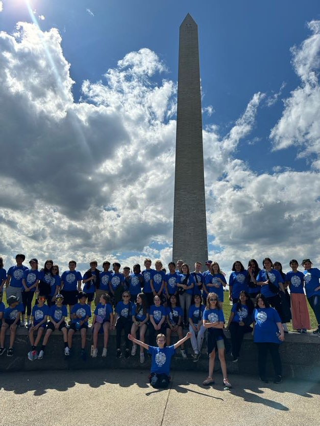 MrsYoung_5th's tweet photo. Jody Richards’ first trip to D.C. was amazing! Thank you to Harmony Hendrick for planning this incredible experience for our students!! 💙🚀❤️@JresRockets https://t.co/l2JM5k68Jg