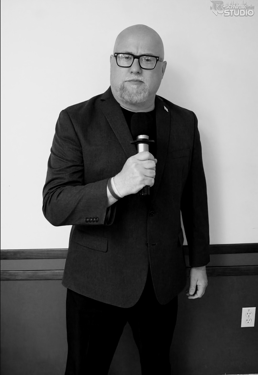 kevinscholla's tweet photo. See you in the ring tonight, folks! UWC action in New Jersey!!! #UWC #ProWrestling #RingAnnouncer #RockinTheMic ๐บ๐ธ๐๏ธ https://t.co/hDcMW4NG44