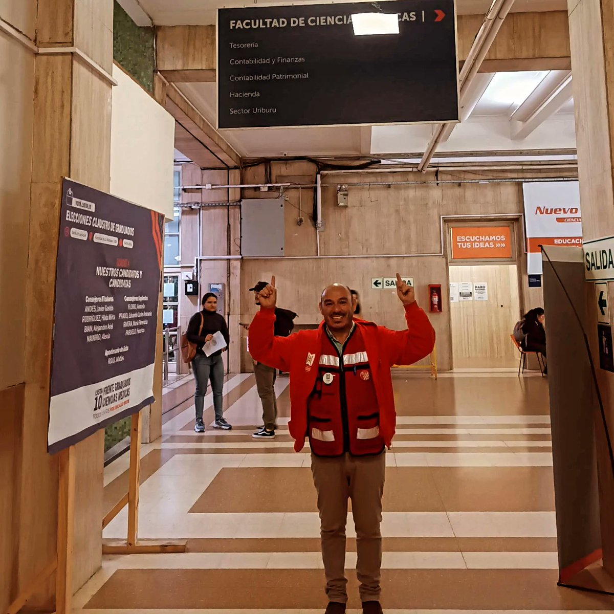 LicOrtegasan's tweet photo. En la Facultad de las Ciencias Médicas con el programa de #Rcp  Aprendiendo a Salvar Vidas siempre con la misma convicción socializar las maniobras de #RcpyDea aspirando a tener un sociedad cardio asistido por sus mismos ciudadanos @LicOrtegasan https://t.co/k8OMadqESr