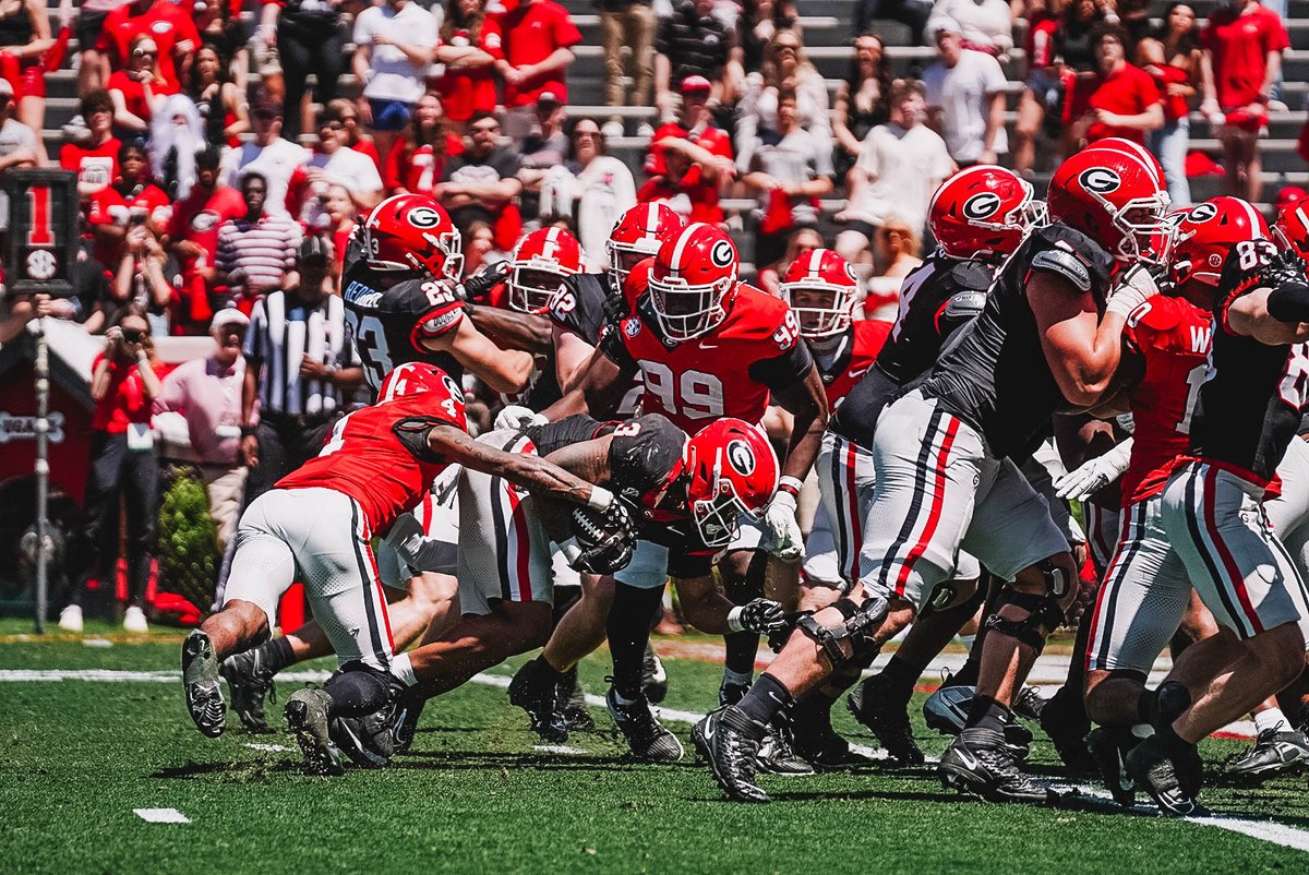 One down from Sanford Stadium. 🔴 3 ⚫️ 7 #GoDawgs | #GDay