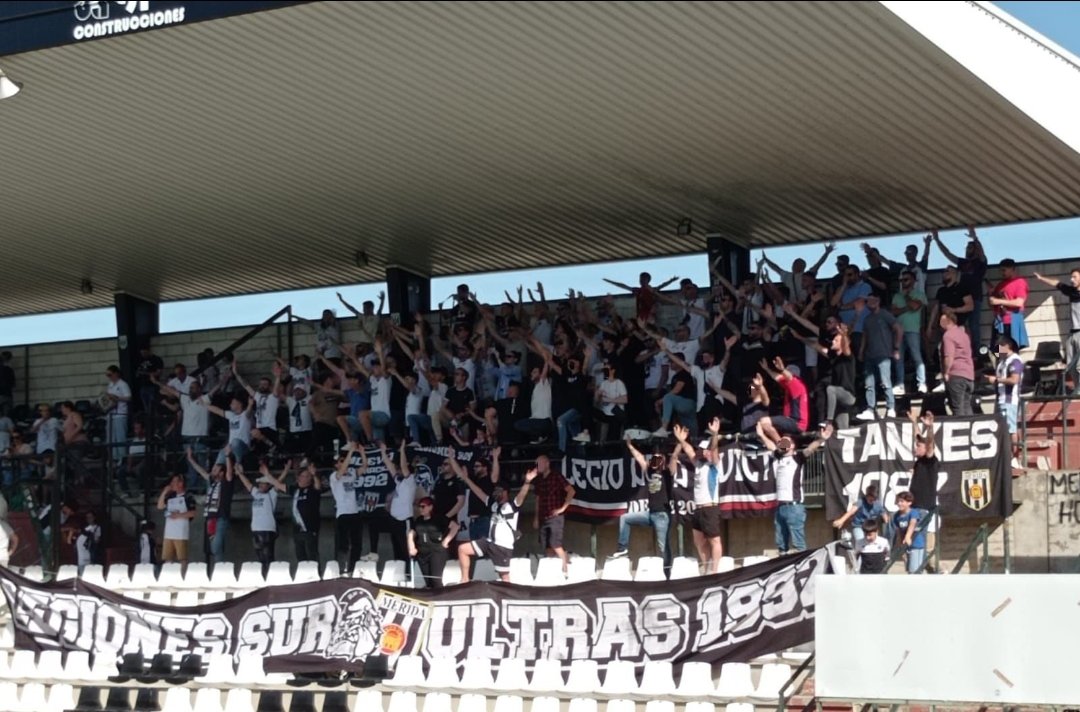 Tardes de abril ..🏳️🏴