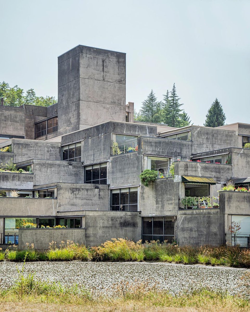 Blair MacDonald, McCarter & Nairne. Viviendas Shaughnessy. Vancouver, Canadá. 1976
#ViviendaColectiva #BrutalMonday