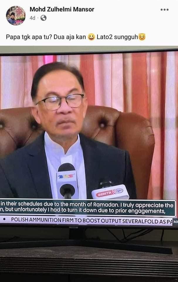 lady_bugg11's tweet photo. Cikgu walaun ..

Isu kritik kerajaan bukanlah tidak boleh, tapi biarlah nampak cerdik sikit. 

Gunalah takta yang betul, apa yang kamu nak komen dan apa cadangan idea kamu untuk kemajuan negara.

Setakat duk ulang is aib peribadi yang diharamkan oleh agama, tak perlu kau jadi cekgu pun tak apa, lebih baik kau jadi pencacai. Itu lebih baik dan mulia berbanding kau jadi cekgu yang mendidik anak bangsa dalam masa yang sama akhlak kau lebih teruk dari setan!!.