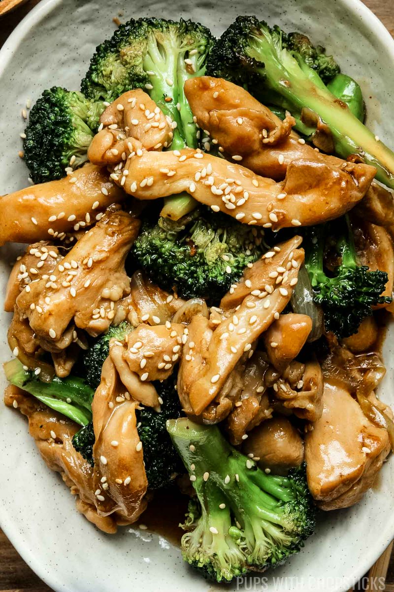 Chicken and Broccoli Stir Fry (Chinese Takeout Style)
Recipe: pupswithchopsticks.com/chicken-and-br…
#foodie #Nomnom #asianrecipes #asianfood
