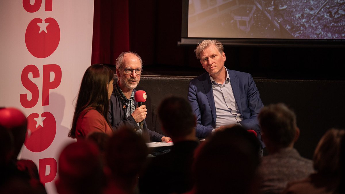 SPnl's tweet photo. Vredesdag 2024 🤩

Met een toespraak van @GerrieElfrink en gesprekken met Wendela de Vries, @b_v_apeldoorn, Bert de Belder en Frank Slijper. Over het voorkomen van verdere escalatie en hoe we naar vrede komen. 

Wij zeggen: stop de wapenwedloop! Steun ook https://t.co/jrISigPkt2 https://t.co/D4eYdiWiy4