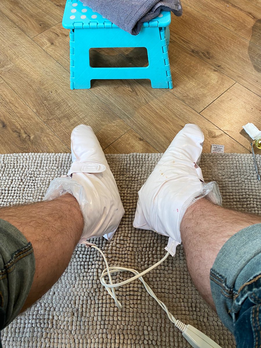 BeefyMancCub's tweet photo. Pampering afternoon. Also footcontent 😋 https://t.co/sDAFdl9zcY