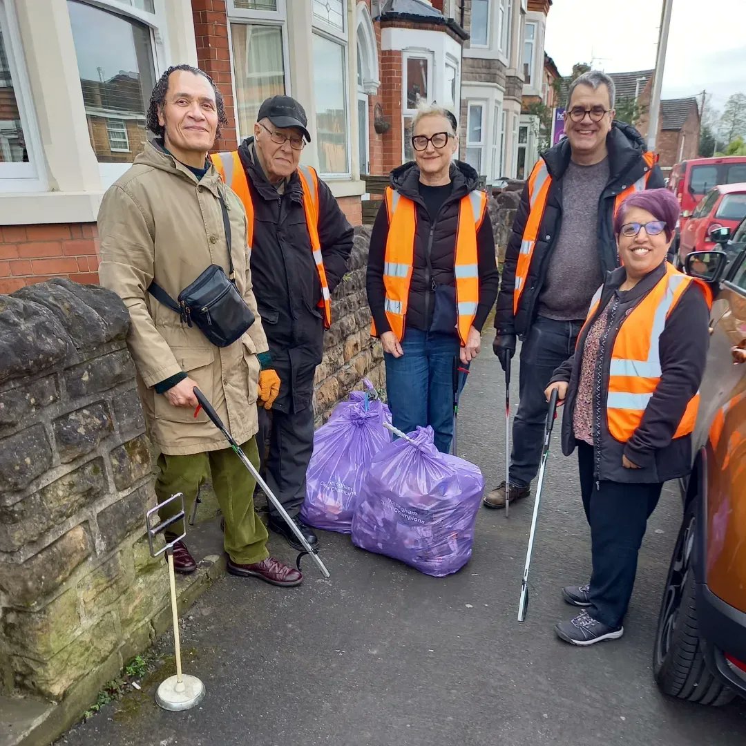 Councillor Shuguftah Quddoos (@councillorq) on Twitter photo Also popped into <a href="/MesopotamiaCha5/">MesopotamiaCharity</a> food bank. Donations tend to drop off after winter, so if you've got a can of soup spare, stop by - the volunteers are the friendliest bunch🥫
And - as always - another litter pick around Egypt Road 🚮
#foodbankheroes #cleanchampions Also popped into <a href="/MesopotamiaCha5/">MesopotamiaCharity</a> food bank. Donations tend to drop off after winter, so if you've got a can of soup spare, stop by - the volunteers are the friendliest bunch🥫
And - as always - another litter pick around Egypt Road 🚮
#foodbankheroes #cleanchampions