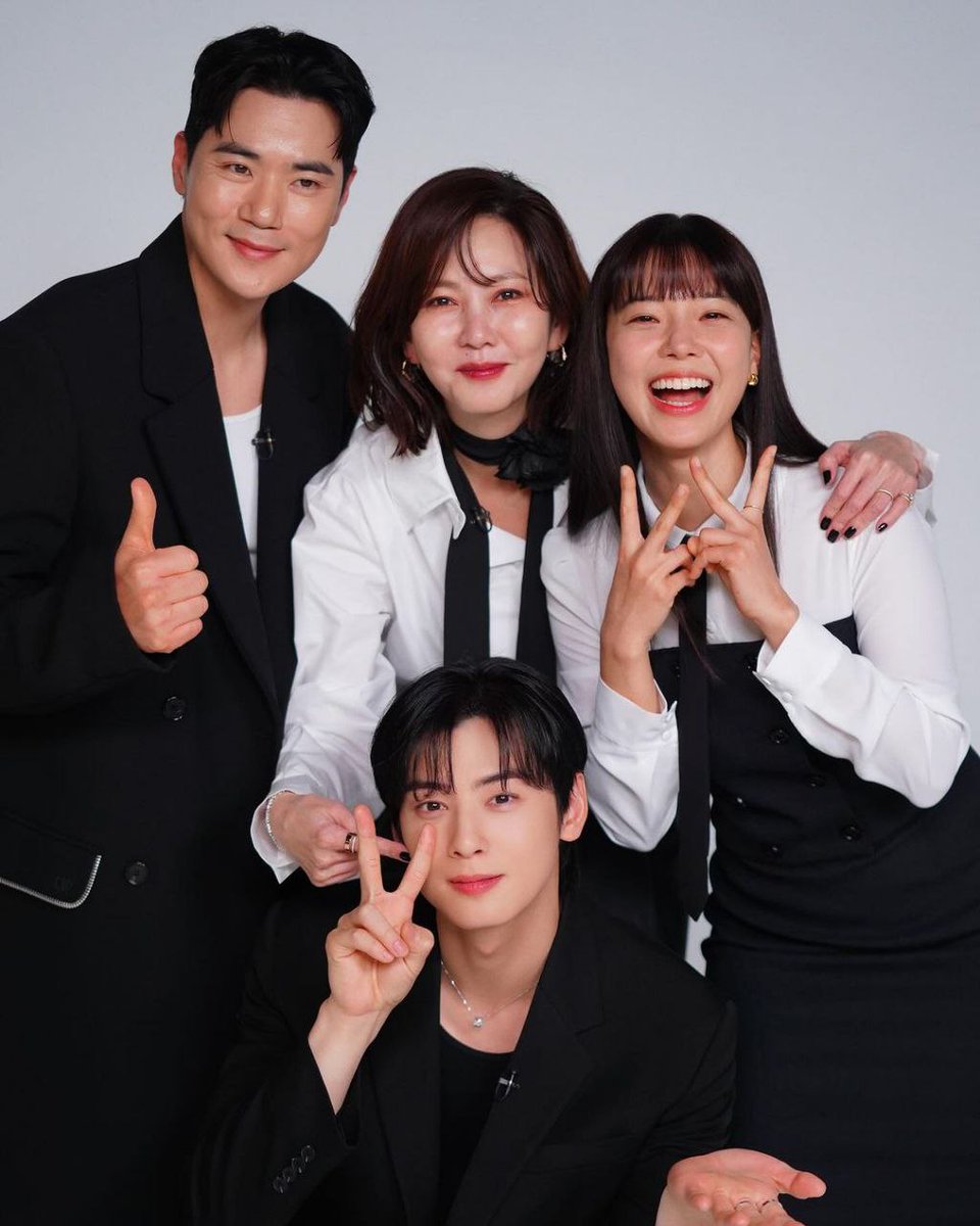 🔥🔥 WONDERFUL WORLD🔥

TAMAT GAIS !!! WONDERFUL WORLD KUBERI RATING 1000/100😭😭 •kdm•