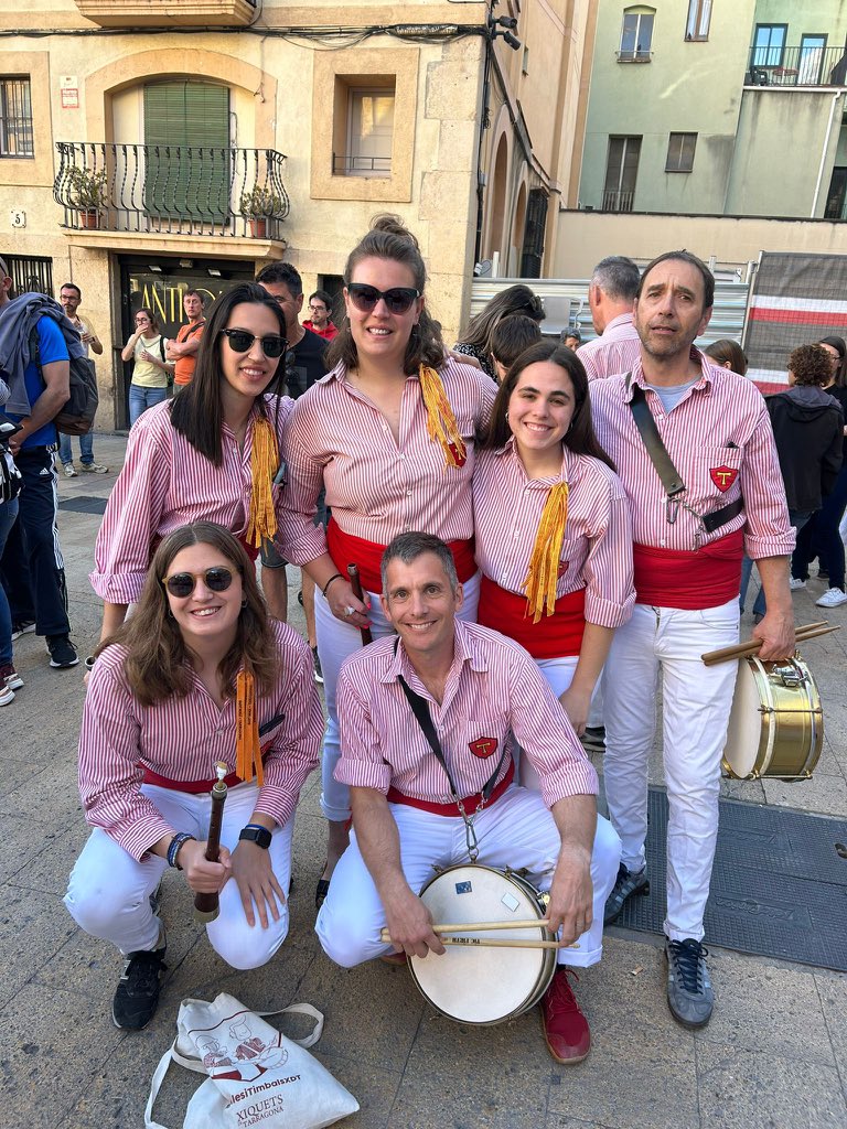 🎶Portem un temps en silenci. Però no hem parat! Hem estat fent curs d’hivern i avui hem començat temporada. Escalfant motora per tota aquesta temporada 2024. #Castells #Castellers #Castelleres #GrallesiTimbals