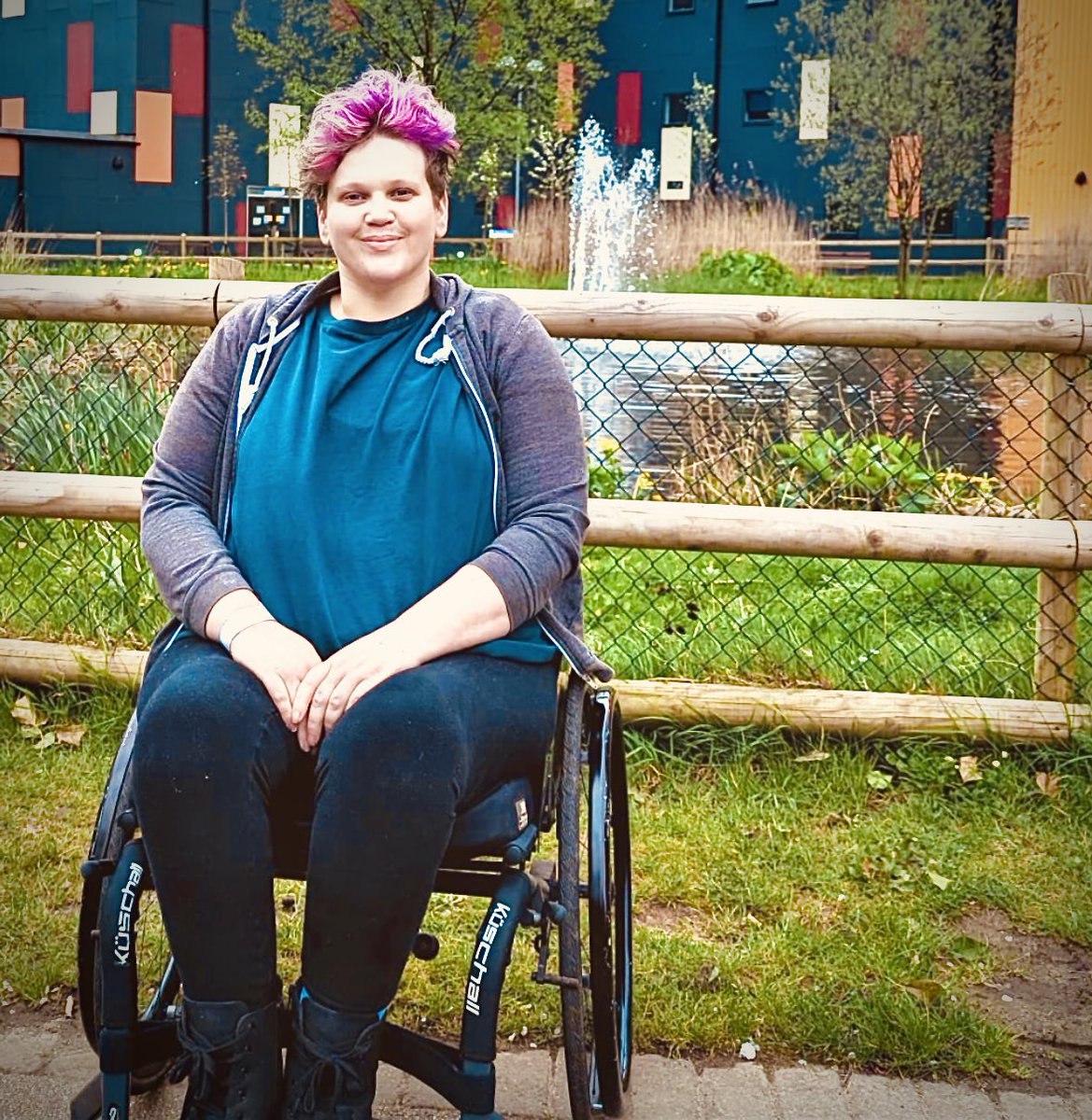 BuddGeorgie's tweet photo. Today is 8 days post-op.
Still in UHW.
The first 3-4 days were very bad; far too reminiscent of my original injury…
BUT I managed to get in my chair today and spend time outside.
Not only am I proud of this, I am grateful for these small moments of joy.
#chicksdigscars https://t.co/BnM0ZRICSU