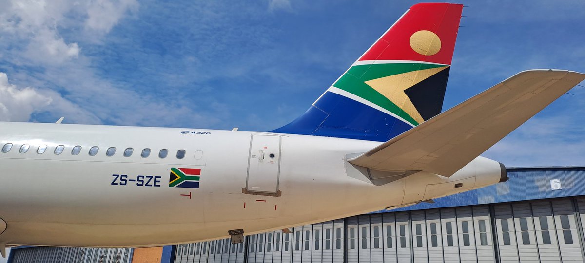 Spotted our #ProudlySouthAfrican tail or flying #SAA this weekend? Share your #FlySAA moments with us. ✈️🇿🇦😎

#SAA90 #SAAVoyager