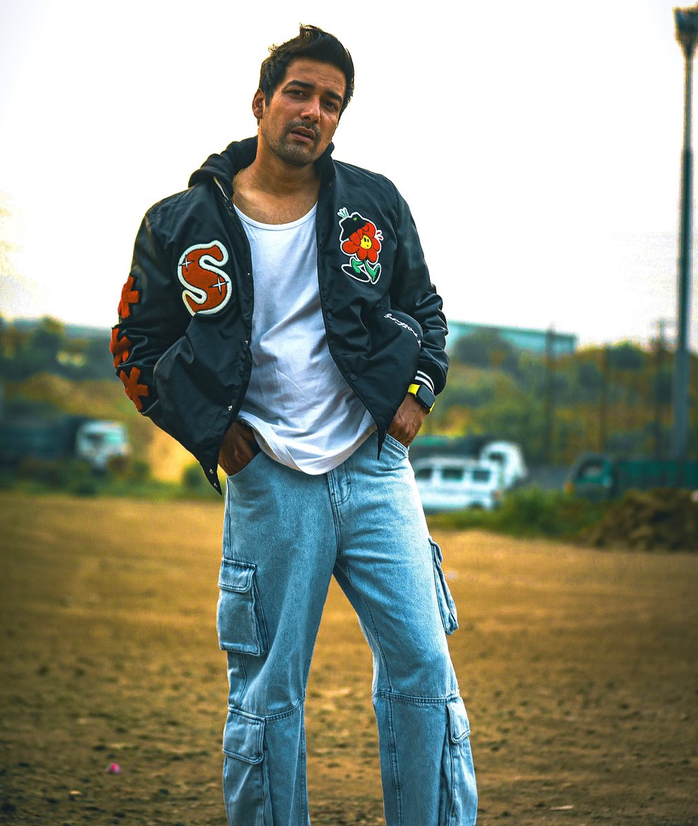Anurag Sinha (@iamanuragsinha) on Twitter photo Reminiscing the last cold photo gig! ☃️❄️⛄️
…. heads up for the summers to behold!
.
.
🎮🎡🛝🏟️⛰️🪂⛷️🧃⛱️❄️
.
.
📸 : @dopdhirendrashukla
Wardrobe : @_bihanai_
hMU : <a href="/samirhlakhani/">samir lakhani</a> Reminiscing the last cold photo gig! ☃️❄️⛄️
…. heads up for the summers to behold!
.
.
🎮🎡🛝🏟️⛰️🪂⛷️🧃⛱️❄️
.
.
📸 : @dopdhirendrashukla
Wardrobe : @_bihanai_
hMU : <a href="/samirhlakhani/">samir lakhani</a>
