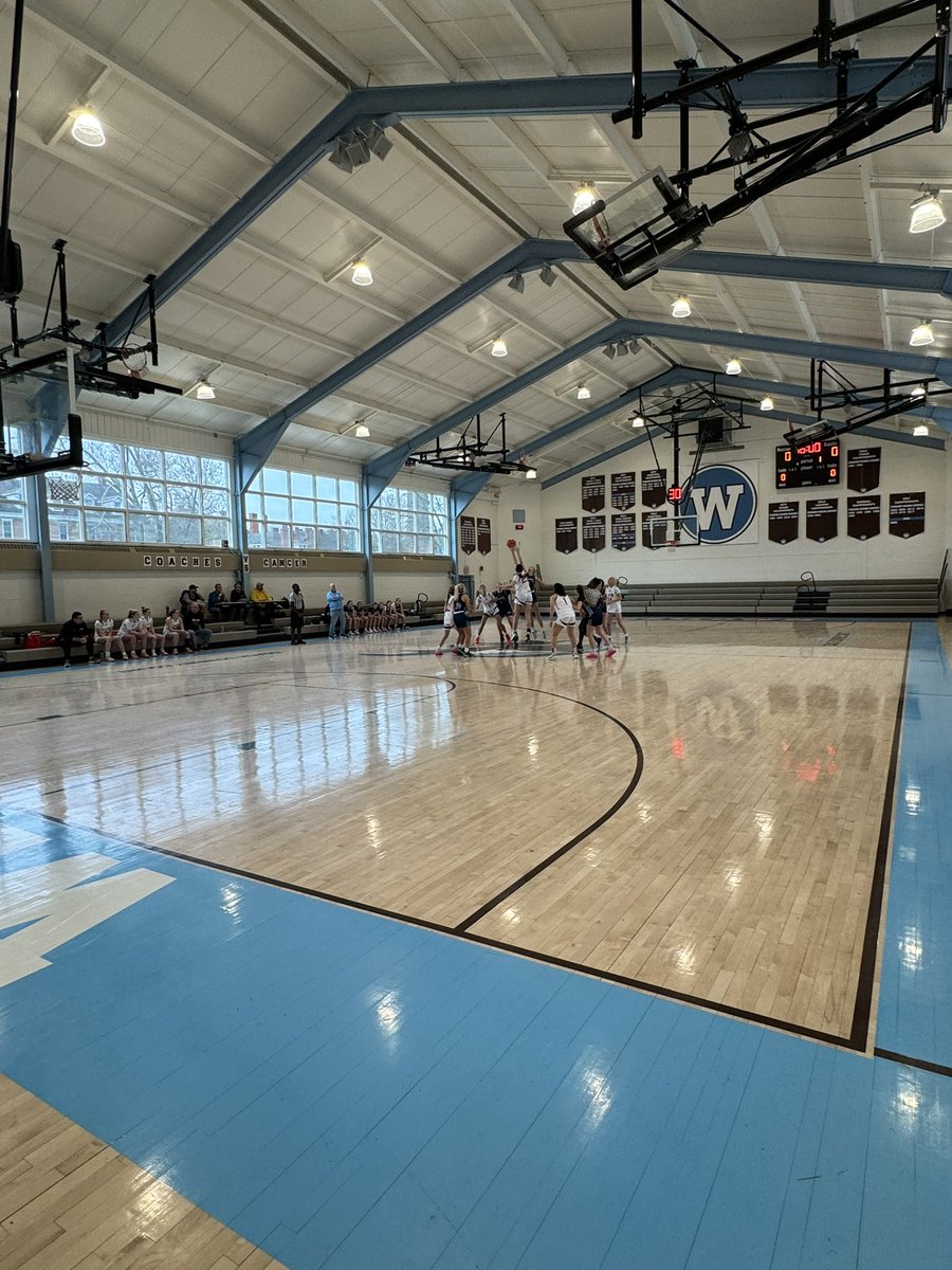 NE2KHoops's tweet photo. Under Way for the #Phillytakeover @Ohio_Basketball https://t.co/loVYYcjGsS