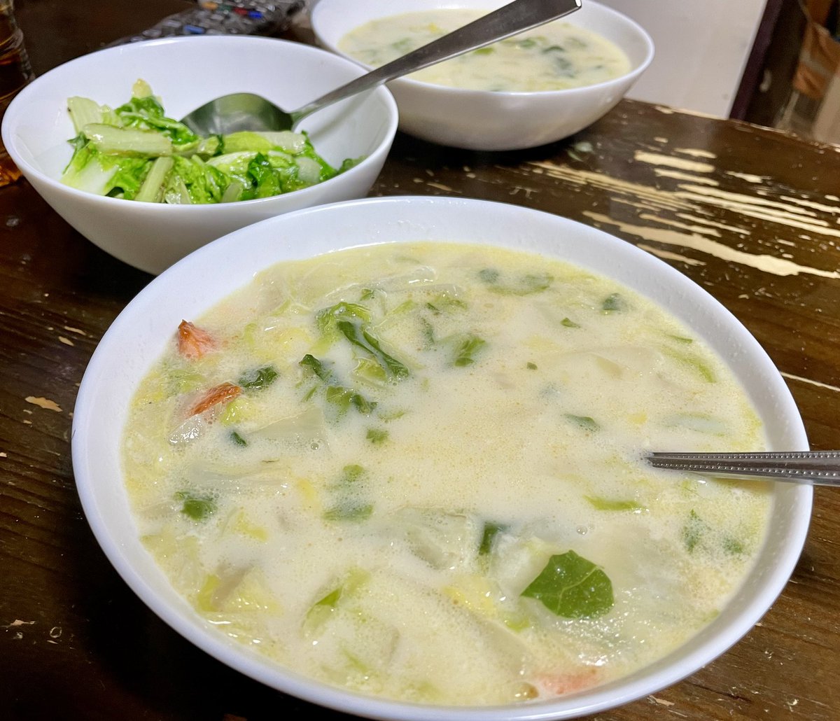chobora_2005's tweet photo. 鮭と白菜のクリーム煮 https://t.co/T9Je0rOsyr