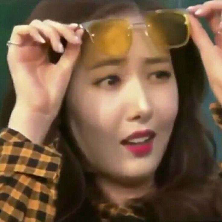 Soumusyrik agensi bajingan itu membangunkan jiwa Buddy gue padahal lagi asik-asiknya nyamar jadi FJKT48. Gfriend produk gagal? Elo tuh agensi gagal!