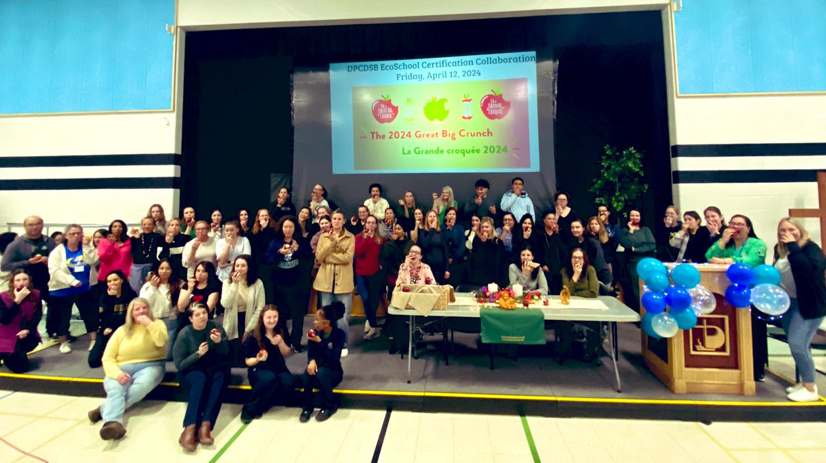 Still crunching well into April! 
60+ EcoSchool Leads collaborating & working thru applications took time out to take a big bite! 🍎🍏 #GreatBigCrunch2024 @C4HSchoolFood @EcoSchoolsCAN