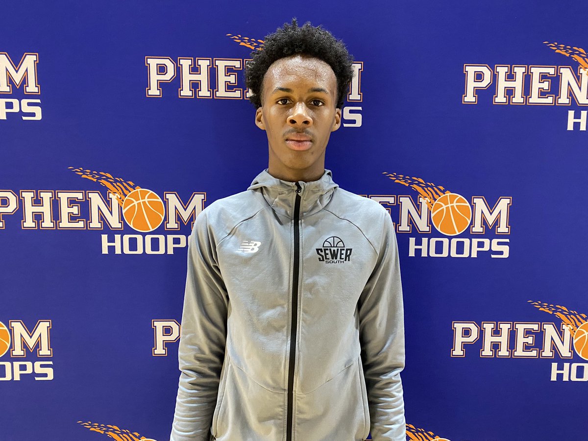 6’3” 2026 JJ Winston (Sewer South/Rome) has been the clear go-to guy for his team this morning. Slippery handle, explosive athlete, and lethal finisher. Quality shooter who is comfortable off the catch and the bounce. One to track out of GA. #PhenomGrassrootsTOC