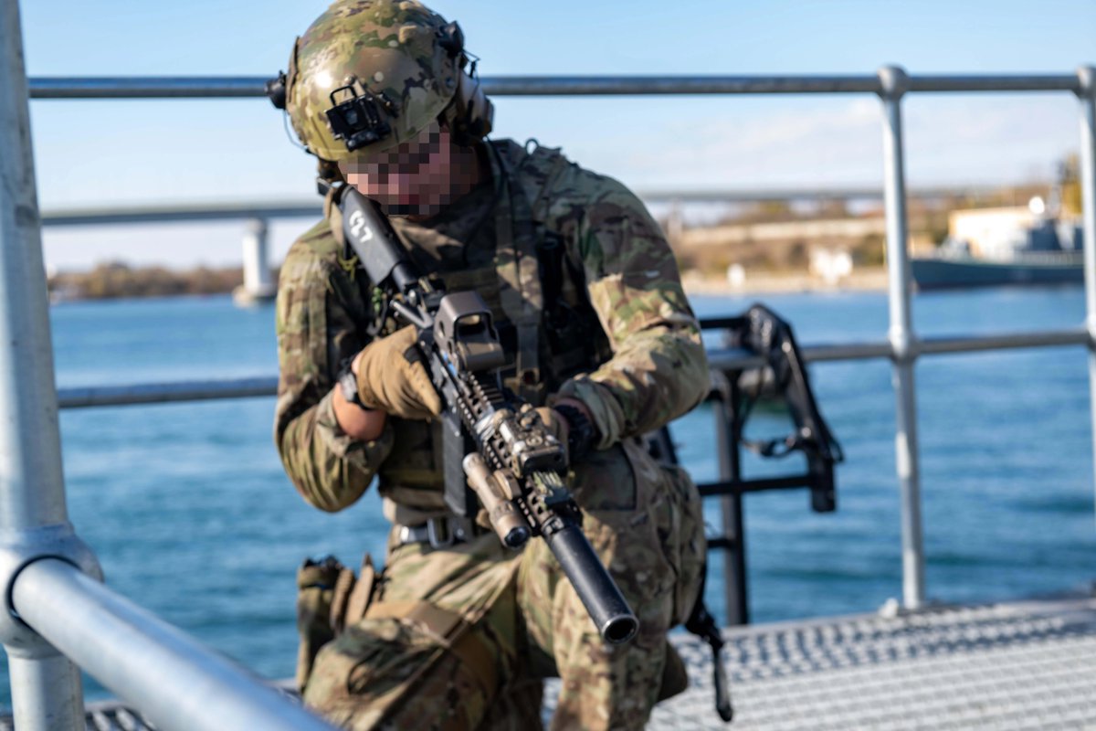 Teamwork makes the dream work!

U.S Navy SEALs team up with Romania's elite 164th
naval SOF for some joint international training.

#usmilitary #sof #specialoperations #navy #military
#specialforces #militarylife #militarytraining