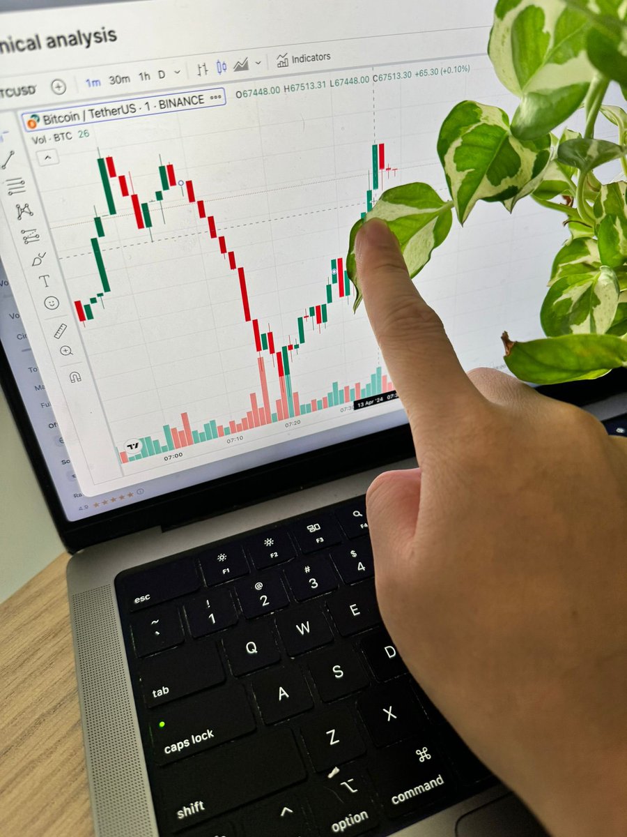 Twitter boy here again, boss man <a href="/keung/">Keungz</a> asked me to touch grass and so I complied.